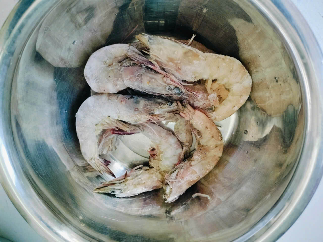 Cách làm hoành thánh (nhân tôm) chiên giòn 1