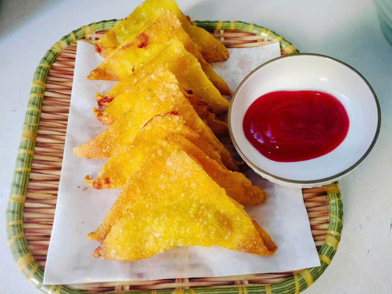 Cách làm hoành thánh (nhân tôm) chiên giòn 6