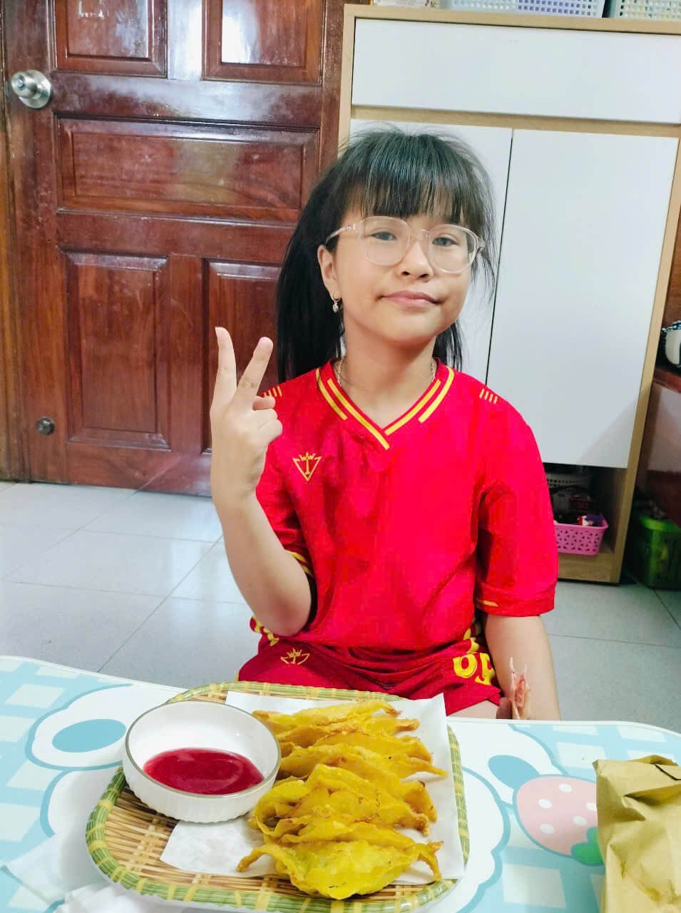 Cách làm hoành thánh (nhân tôm) chiên giòn 8