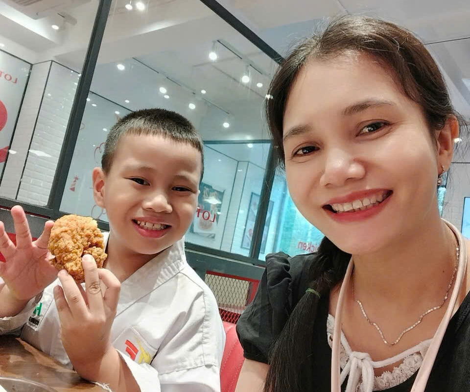 Gà rán giòn tan của Chanh