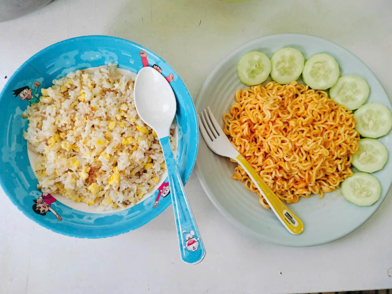 Khi hai con một nhà KHÔNG chung sở thích 7
