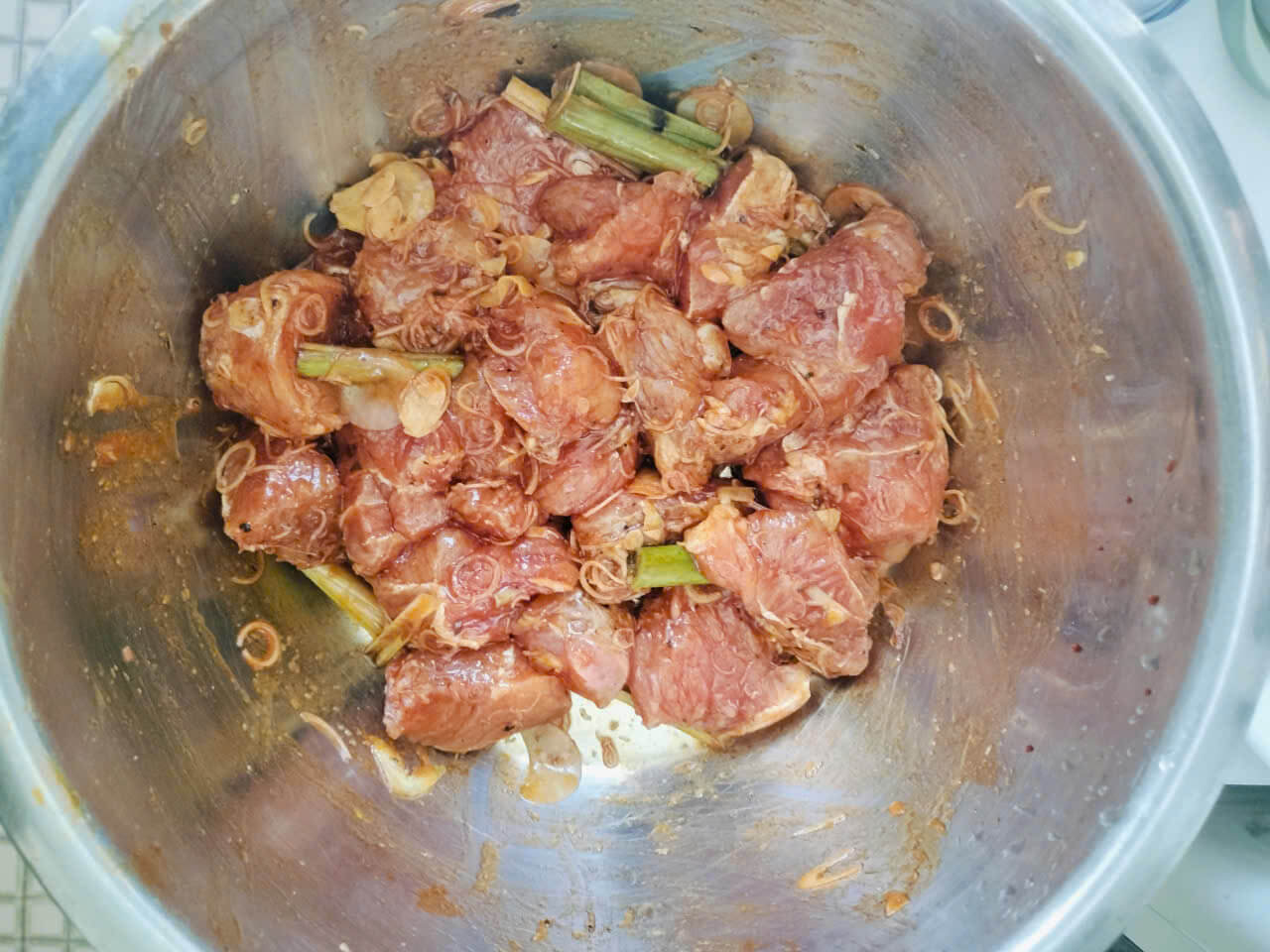 Nồi bò kho “đau khổ” của Chanh 3