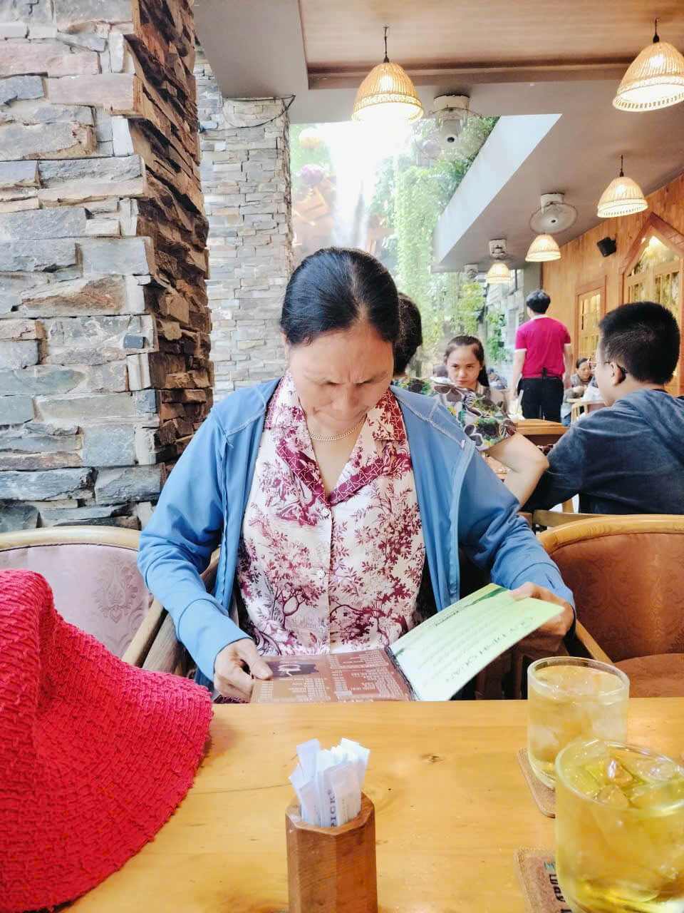 16 ngày mẹ vào Sài Gòn 4