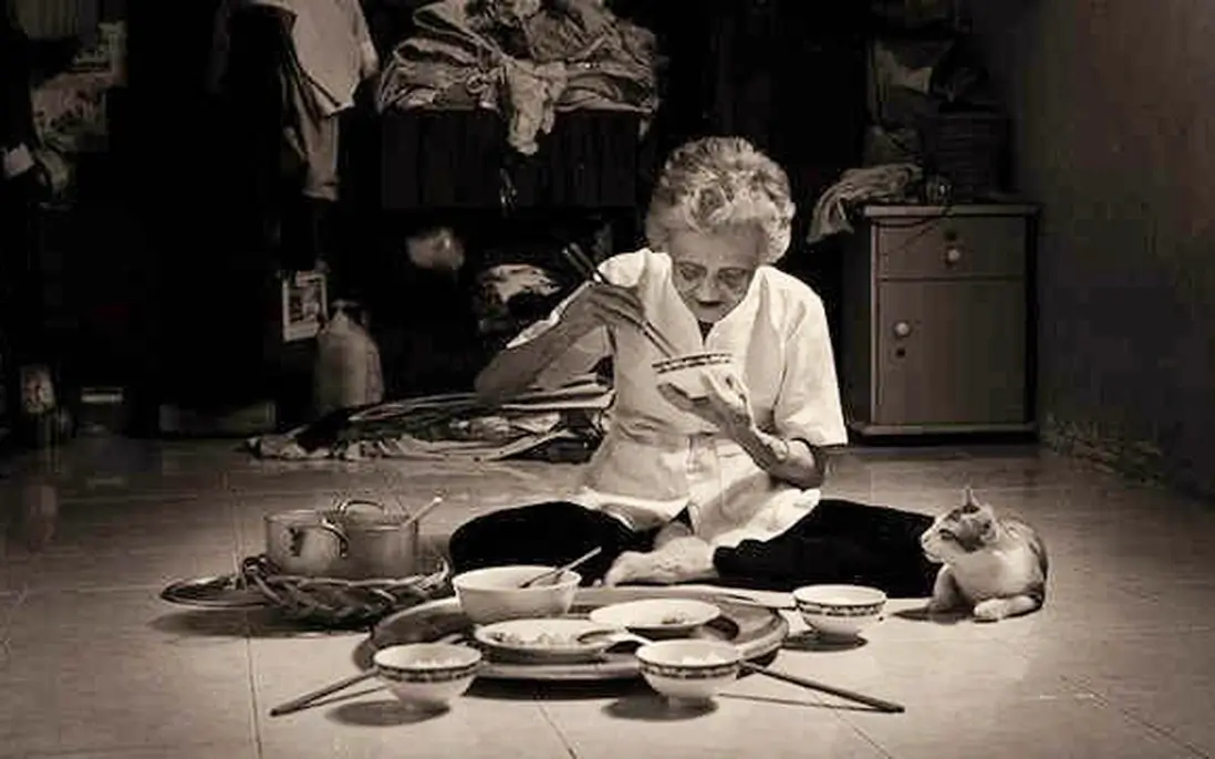 10 con không nuôi nổi 1 mẹ 1