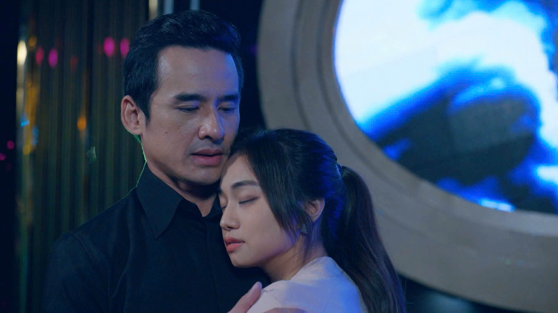 Bóng ma hạnh phúc 5